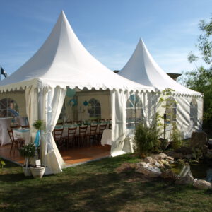 Pagoden 5x5m aneinandergereiht Pagoden 5x5m aneinandergereiht